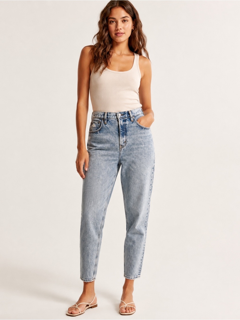 Abercrombie & Fitch High Rise Mom Jeans Acid Wash Distressed Size 28 / 6R